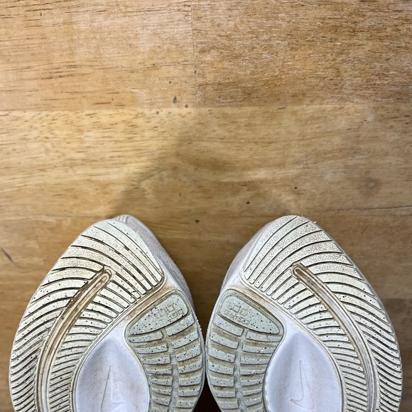 Nike Air Zoom Pegasus 38 Womens Size 9.5 Running Shoes Sneakers Barely Volt - Picture 9 of 12